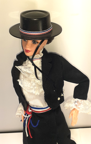 Barbie 1998 CHILEAN BARBIE Chile Dolls of the World Collection w/stand No Box - Picture 5 of 5