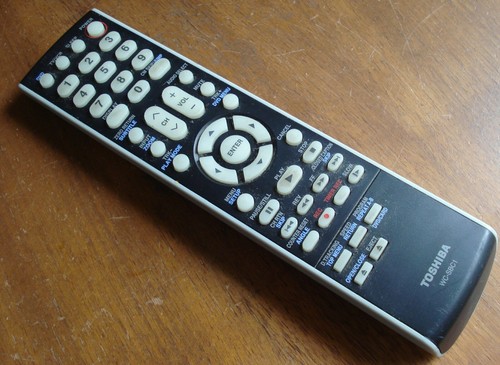 Genuine Original Toshiba Video CD LCD Projector VTR TV Remote Control Stereo - Picture 9 of 10