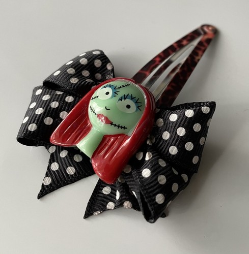Handgefertigte Nightmare Before Christmas Sally Tupfen Leopard Haar Druckknopf Schleife - Bild 2 von 5
