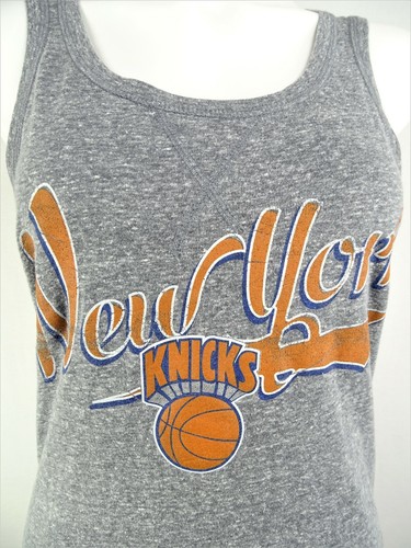 New York Knicks NBA G-III Women's Graphic Tank Top - Picture 2 of 8