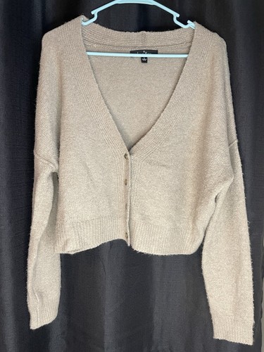 Love Tree Womens long sleeve cropped button up sweater, size L
