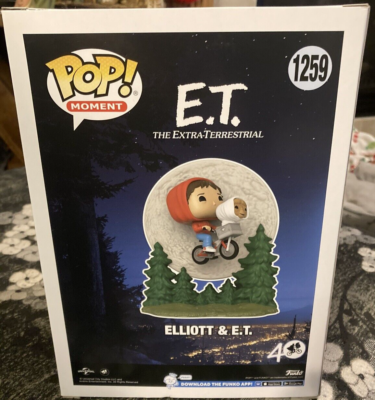 FUNKO POP MOVIE MOMENTS 40TH ELLIOTT & E.T. ON BYCYCLE GLOW IN THE