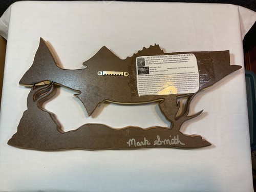 Hand crafted solid wood intarsia wall hanging featuring a bass - Picture 8 of 8