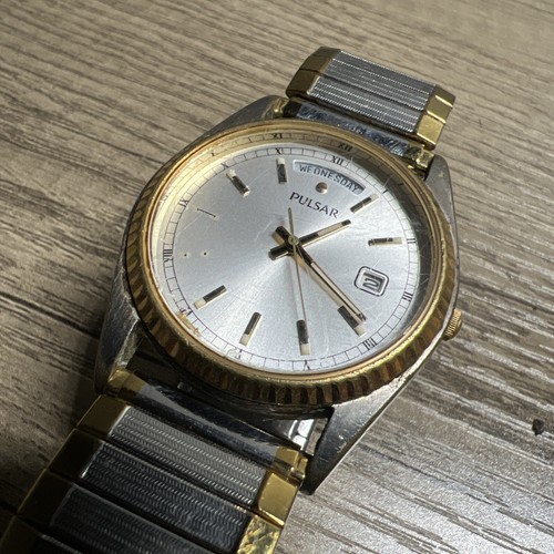 Vintage Pulsar V744-0A20 Gold And Silver Tone Date Stretch Band Mens Watch - Picture 2 of 7