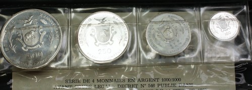 Juego de prueba de 7 monedas de plata 1969 500 250 200 100 francos Guineas estuche guepardo - Imagen 2 de 4