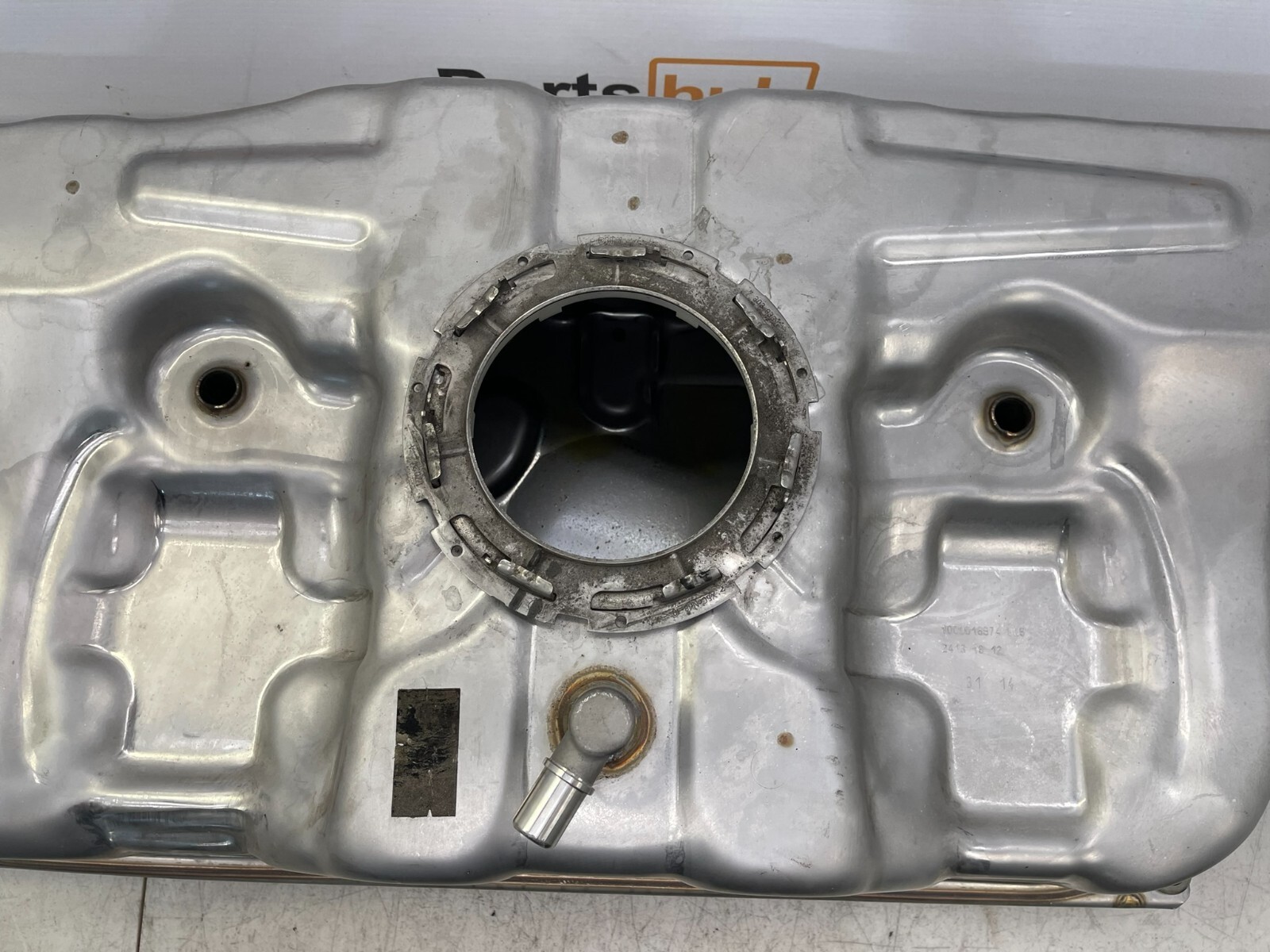 2014-2020 BMW I8 OEM GAS GASOLINE FUEL TANK