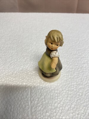 Goebel Hummel Membership Year 2007/08 Spring Waltz Figurine #912/B TMK 8 3.75''H