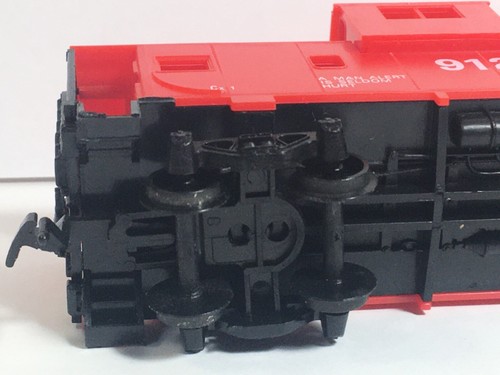 Model Power Red Safety Caboose HO Scale in Box 9125 - Picture 12 of 14