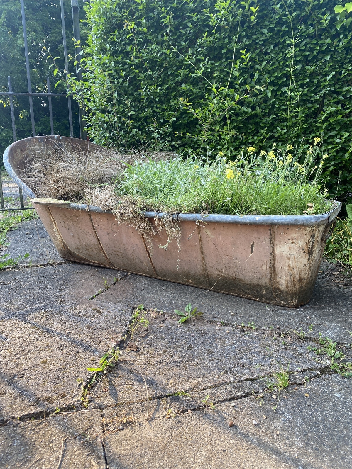Large used Vintage Galvanised Trough Hip Tin Bath Garden Tub Planter
