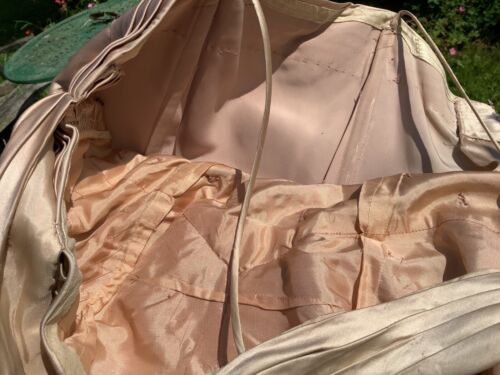 Vintage 1940/50s Oyster Peach Satin Beaded Ball/Evening Gown. - Picture 15 of 19