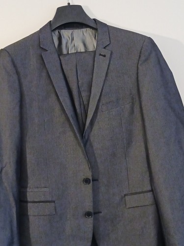 Next Slim fit men's grey faded stripe 2 Pcs suit chest 40R,Waist 32R,used vgc - Picture 2 of 12