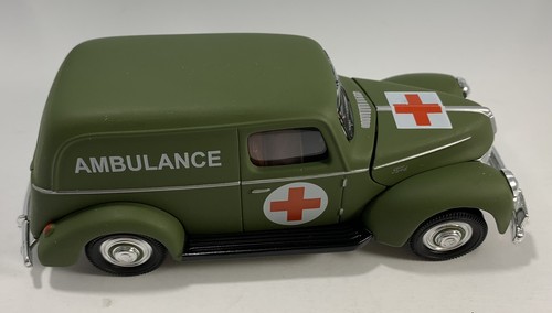 Ford Ambulance #9520 golden wheel Diecast 1:36 5 inches Green Collectable Rare  - Picture 2 of 6