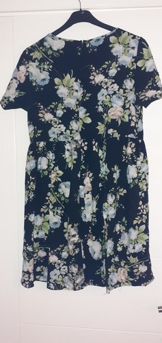 10C. VERO MODA black floral skater Dress Size medium - Picture 2 of 7