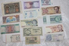 lot de 14 billets du monde différents