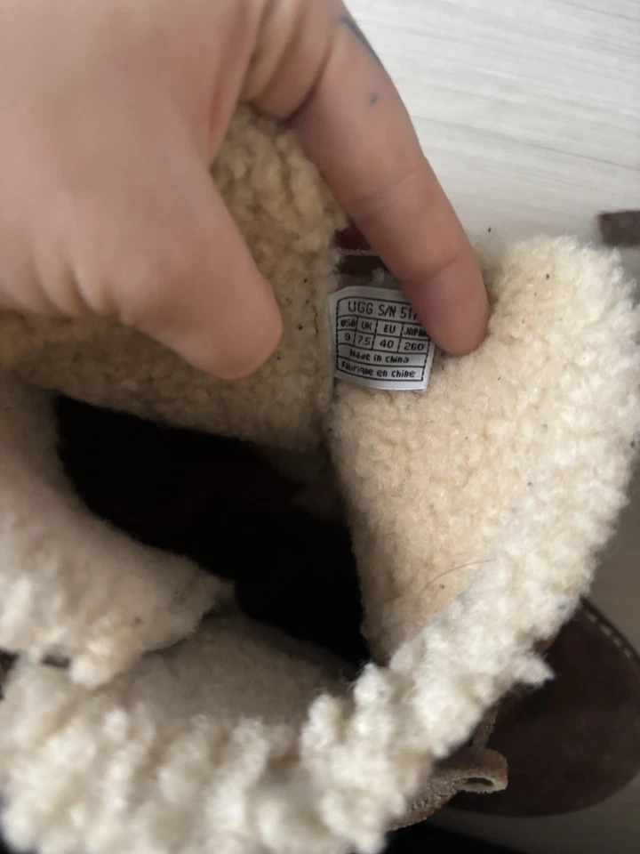 UGG COVE Winter Shearling Ankle Boots Size 9 S/N 5178 Brown Suede Wrap Booties - Image 4 of 4