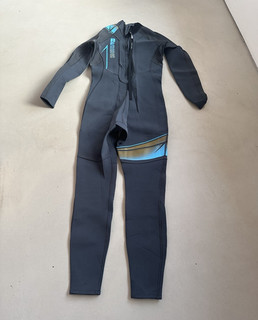 Alder Fury Men’s Full Length Wetsuit Size Medium/Large Black/Blue