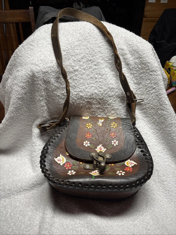 Cartera de cuero mexicana vintage de los años 70 pintada a mano flores Foto 2 de 4