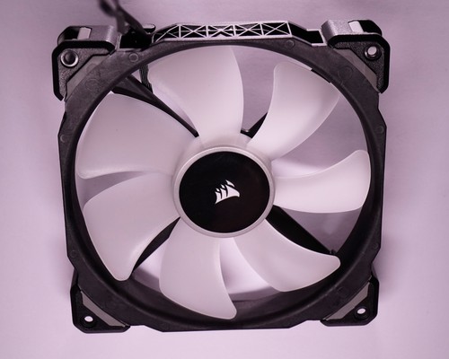 Ventilateur lévitation magnétique premium CORSAIR ML140 PRO RGB LED 140 MM PWM - Photo 3/3