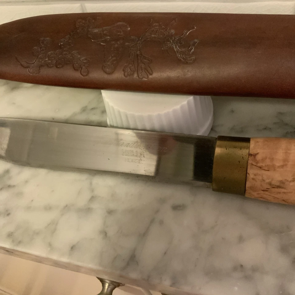 Cuchillo Helle Norway Laponia Leuku Scandi personalizado con funda de cuero y mango Burl Foto 3 de 4
