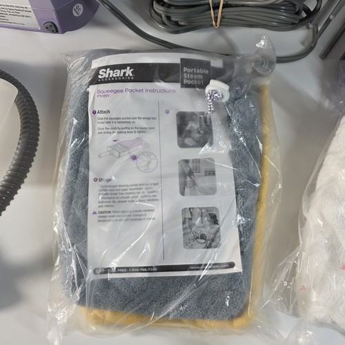 Shark tragbarer Dampf-Taschenreiniger SC630D mit Aufsätzen, Tasche, Handbuch getestet - Bild 9 von 9