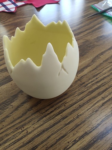 Vintage Ivory Color Egg Shaped Ceramic Sculpture Vase From Department 56 - Picture 2 of 3