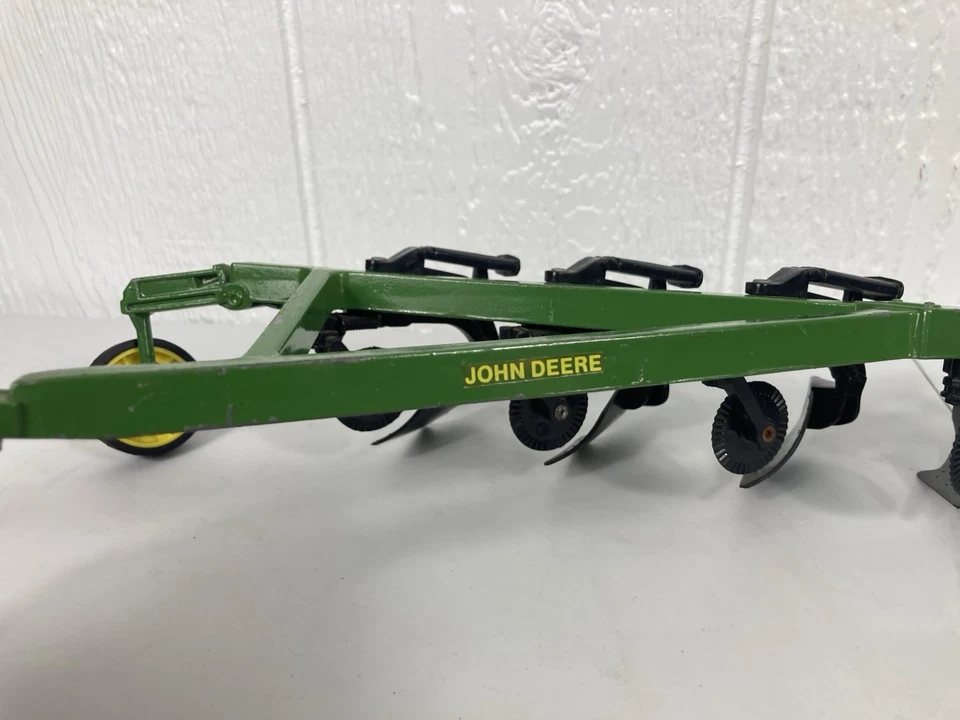 Culata de arado inferior vintage Ertl escala 1/16 John Deere 6 #525 diecast vintage Foto 4 de 4