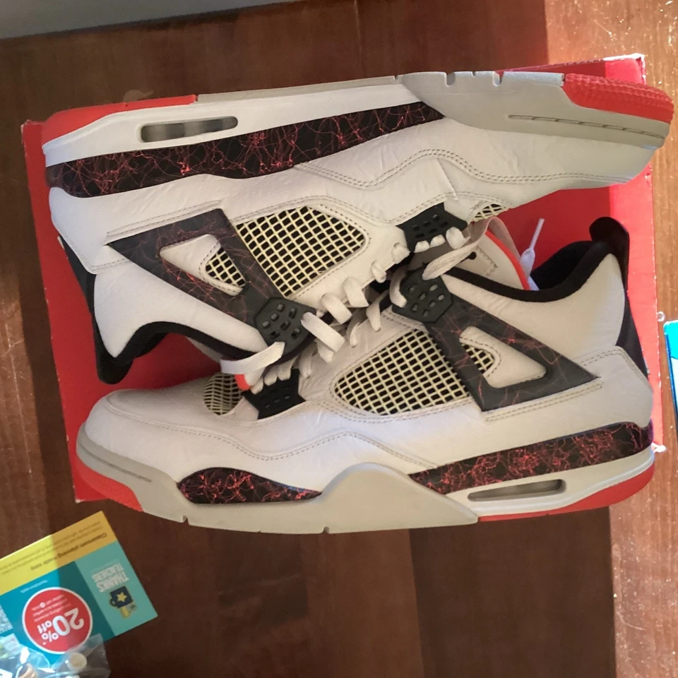 Talla 14 - Jordan 4 Retro Pale Citron, Bright Crimson 2019 Foto 4 de 4