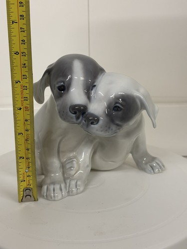Vintage Royal Copenhagen Denmark Porcelain Cuddling Dogs Figurine, "2 Pups" #260 - Picture 13 of 14