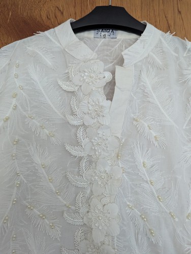 Stunning Saiqa White Feathered Effect With Beads Kurta 12 - Picture 4 of 15