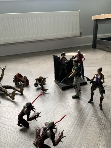Resident Evil Collectible Figures Job - Picture 17 of 18