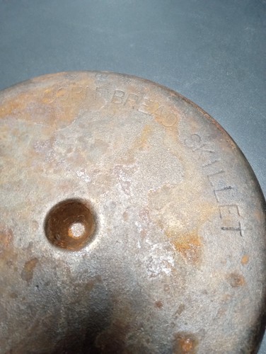 BSR Vintage 8-Wedge Cast Iron Cornbread Skillet - Pre 1960 Model, PAT. PENDING - Picture 7 of 15