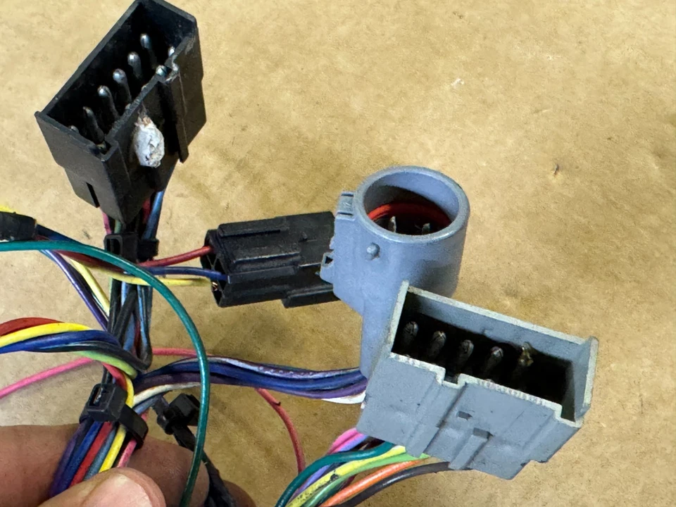 Arnés de cableado de carrocería completa para Ford Mustang 90-91 chasis bandeja de piso hatchback cupé original Foto 2 de 4