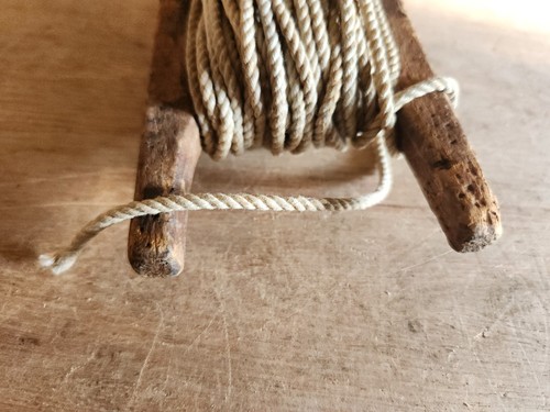 Stendibiancheria primitivo corda avvolgitore manuale legno arredamento casale piccolo vintage - Foto 21 di 24
