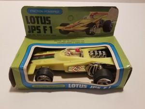 Vintage-Lotus-F1-Friction-Car-In-Box-JPS-F1-No-88b-Hong-Kong-Yellow-ESSO