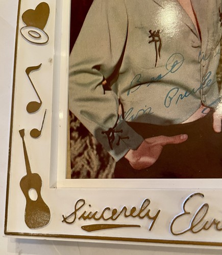 Marco de plástico 1956 Elvis "Love Me Tender" con foto de 5x7 (chaqueta verde buscando - Imagen 5 de 6