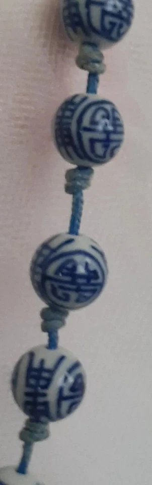 Collar de exportación chino vintage anudado a mano azul blanco pintado cuentas de porcelana Foto 4 de 4
