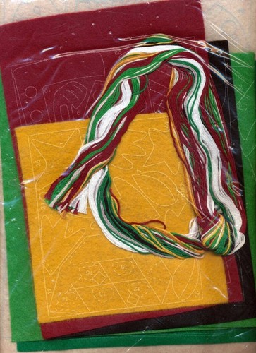 2009 Debbie Mumm Peppermint Penguins Falda de Árbol Fieltro Kit 43" - Imagen 2 de 2