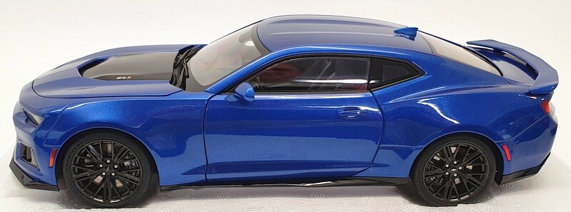 値下げ　群青色　2000CHEVROLET 1/18スケール 群青色 2000CHEVROLET 1/18スケール - メルカリ
