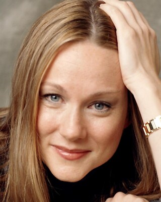 LAURA LINNEY 8x10 PHOTO *