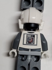 Lego Star Wars Minifigure sw0262 AT AT Driver 8129 8084  Lot 0f 4