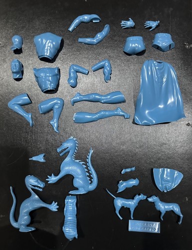 VINTAGE 1965 AURORA UNBUILT SUPERBOY & KRYPTO MODEL KIT W/INSTRUCTIONS & BOX - Picture 3 of 8