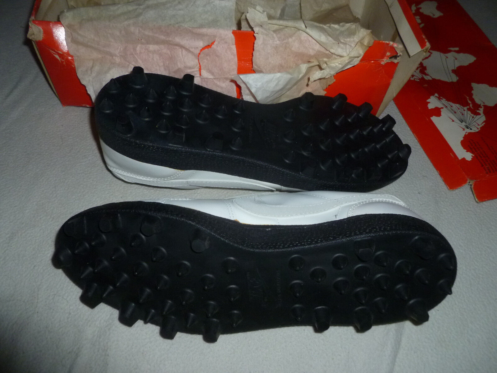 NEW IN BOX VINTAGE 1980S 1980S 1980S NIKE 3030 SHARK LEATHER MENS SHOES CLEATS SIZE 12 1 2 1bec24 NEW IN BOX VINTAGE 1980S 1980S 1980S NIKE 3030 SHARK LEATHER MENS SHOES CLEATS SIZE 12 1 2 1bec24