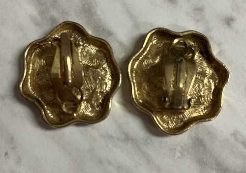 GIVENCHY VINTAGE LARGE GOLD ENAMEL 80'S CLIP EARRINGS - Picture 2 of 6