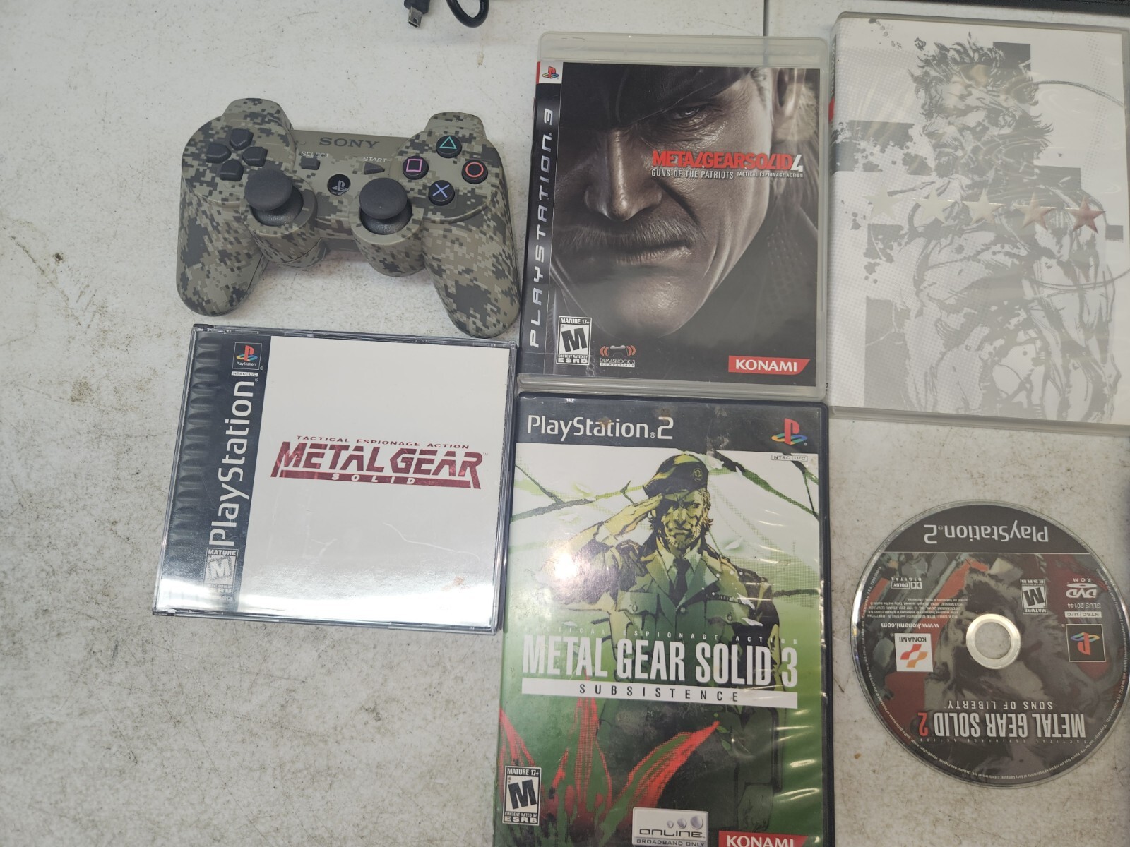 Sony PlayStation 3 CECHA01 Ps3 Backwards Compatible Ps1 Ps2 Metal Gear