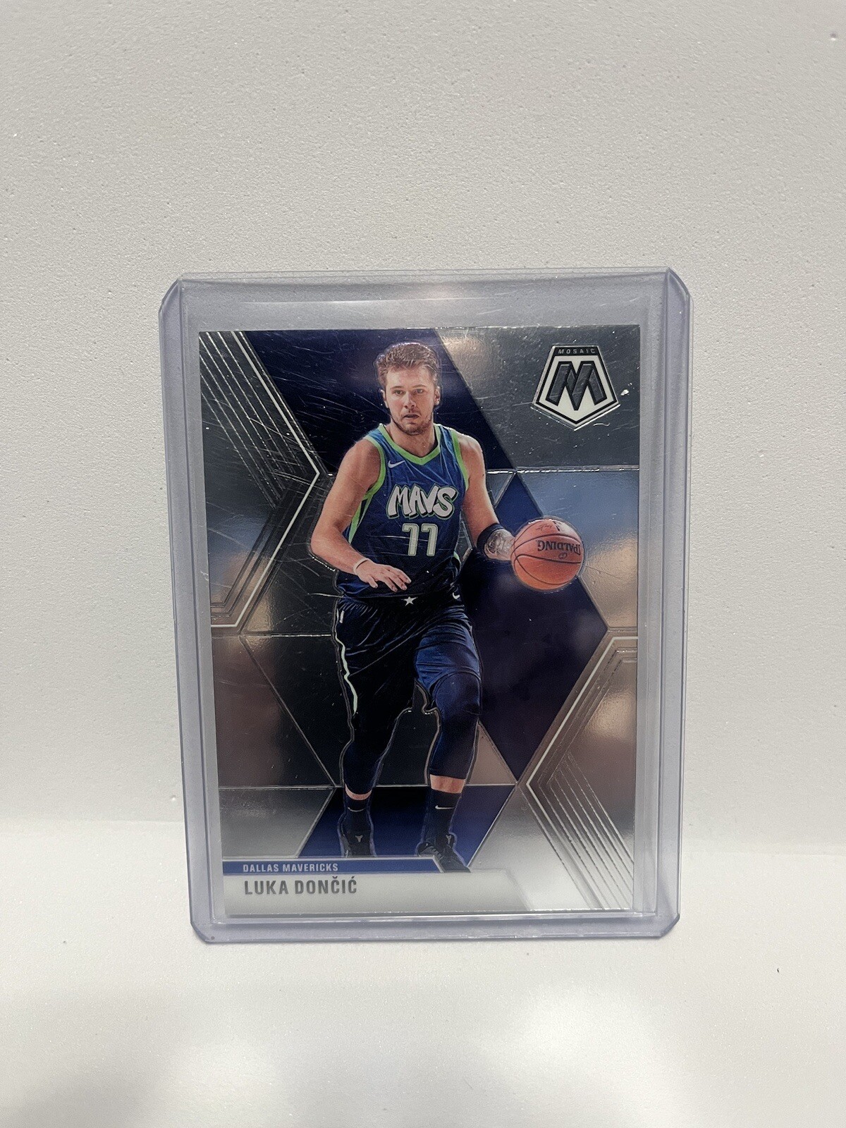 2019-20 Panini Mosaic Silver Prizm #44 Luka Doncic Dallas Mavericks MINT