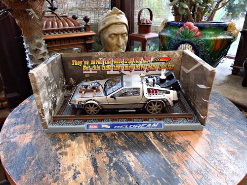 SIGNED Christopher Lloyd DE LOREAN Back To The Future 3, 1:18 Sun Star. Railway - Imagen 2 de 12