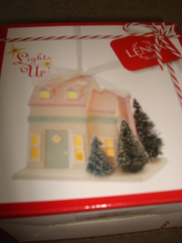 LENOX PINK BUNGALOW BLUE COLONIAL OR BLUE CAPE COD ORNAMENTS - Picture 9 of 18