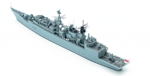 Modello costruito professionale HMS Chatham F-87 TIPO 22 lotto 3 fregate 1/350 (pre ordine) - Foto 6 di 6