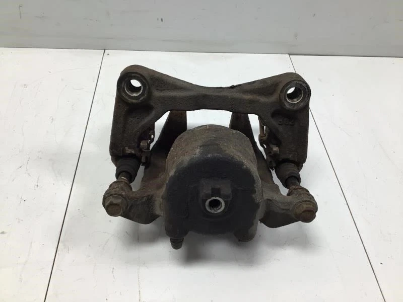 Pinza de freno del lado del pasajero delantero derecho Nissan Murano 2004 2007 OEM+ Foto 4 de 4