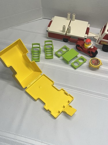 Vintage Fisher Price #992 Little People Camper & Car Accessories Set 1979 - Picture 14 of 14